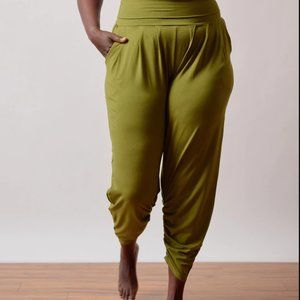 Free Label Avocado Sunday Crop Pants in 2X